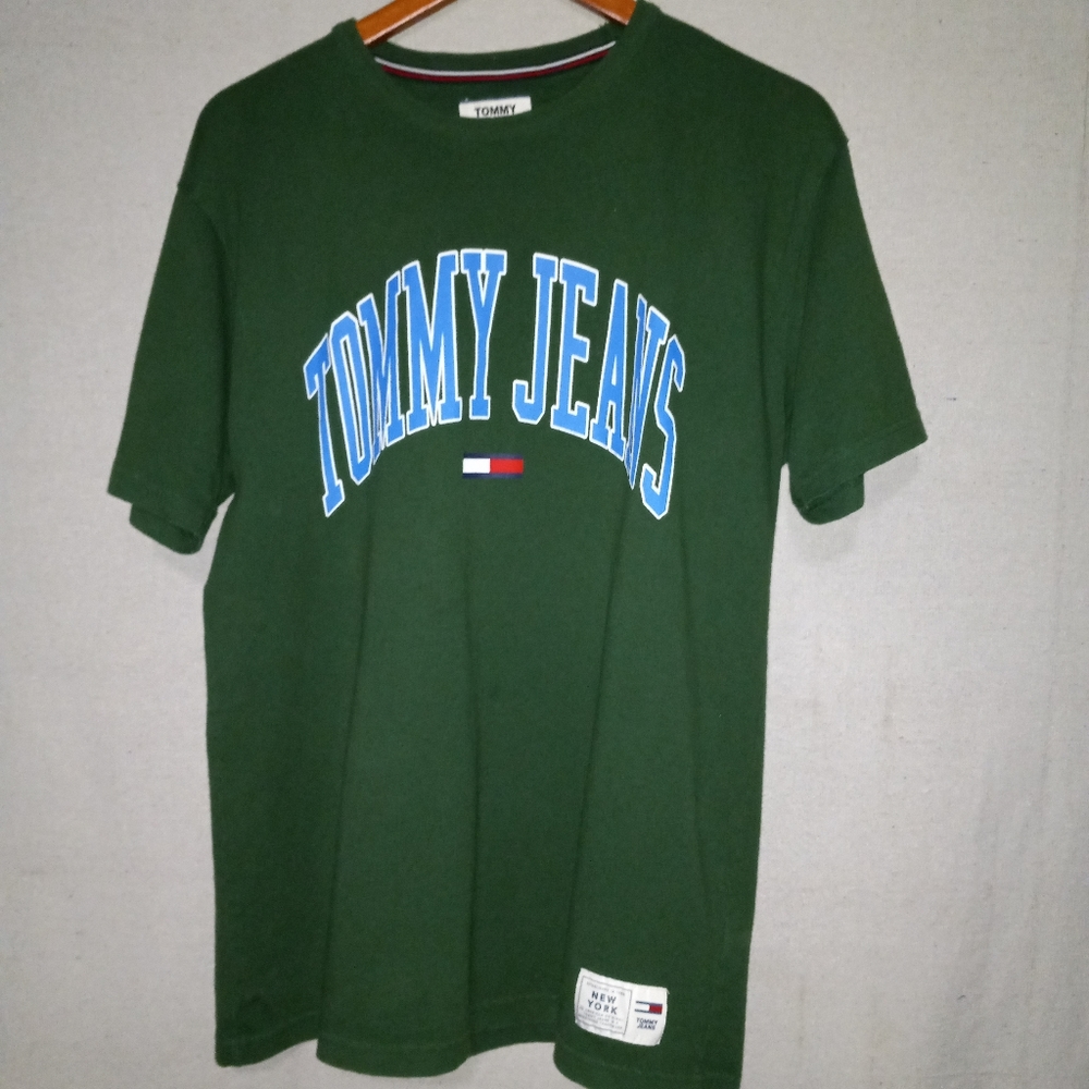 Tommy jeans tshirt size large